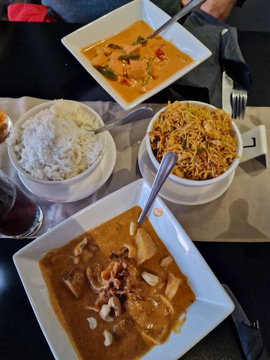 Thai curry with rice at Kamthai